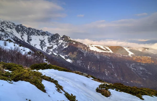 Vinterbergslandskap — Stockfoto