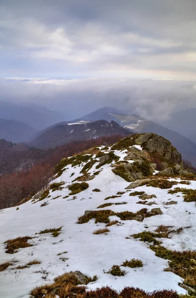 Paesaggio montano invernale — Foto Stock