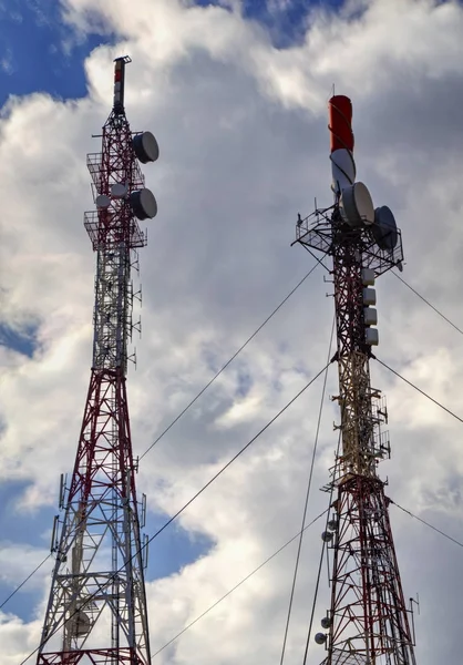 Kommunikations Antennentürme Blauen Himmel — Stockfoto