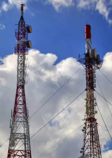 Kommunikations Antennentürme Blauen Himmel — Stockfoto