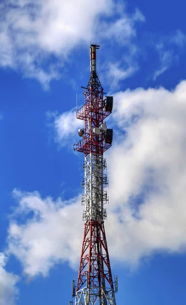 Kommunikations Antennenmast Blauen Himmel — Stockfoto