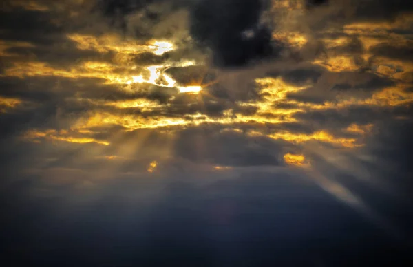 Latar Belakang Indah Dengan Awan Badai Langit — Stok Foto