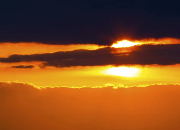 Belo Pôr Sol Com Nuvens Coloridas Céu — Fotografia de Stock