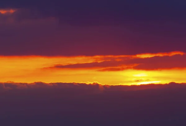 Belo Pôr Sol Com Nuvens Coloridas Céu — Fotografia de Stock