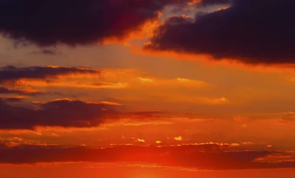 Piękny Zachód Słońca Kolorowe Chmury Niebie — Zdjęcie stockowe