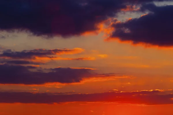 Piękny Zachód Słońca Kolorowe Chmury Niebie — Zdjęcie stockowe