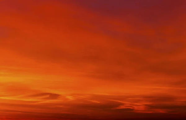 Закат Разноцветными Облаками Небе — стоковое фото