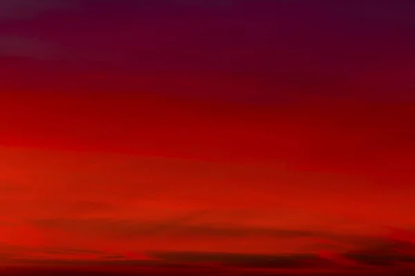 Ηλιοβασίλεμα Πολύχρωμα Σύννεφα Στον Ουρανό — Φωτογραφία Αρχείου