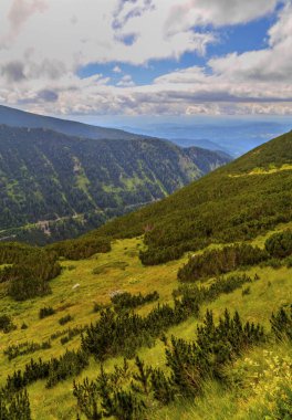 Yüksek dağ güzel manzara