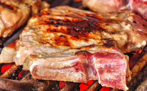 Asar Carne Fresca Barbacoa Vista Cerca — Foto de Stock