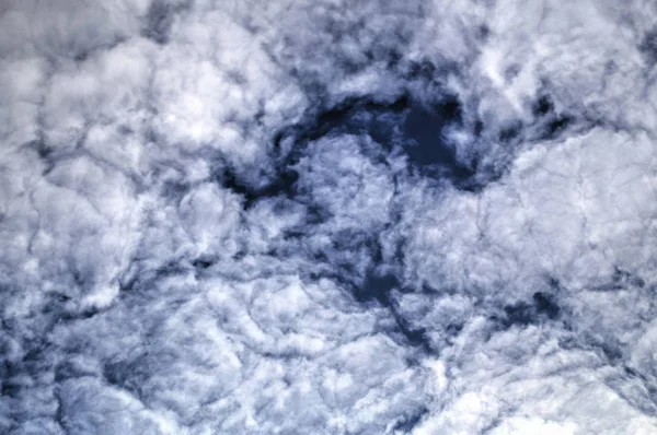 蓝天上的云彩背景 — 图库照片