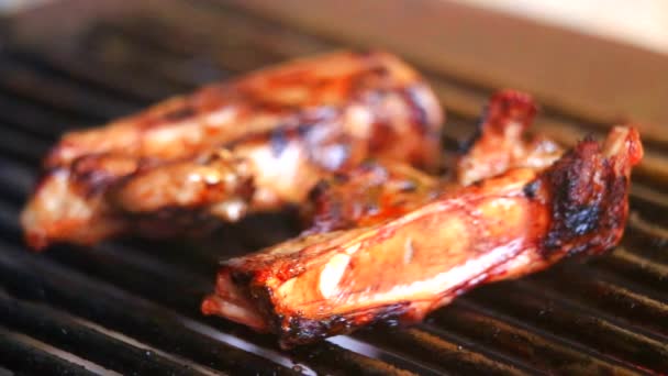 Grigliate Carne Fresca Sul Barbecue Vista Vicino — Video Stock