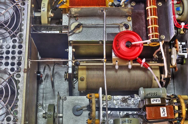 Vue Intérieure Amplificateur Puissance Haute Fréquence Avec Condensateurs Bobines Autres — Photo