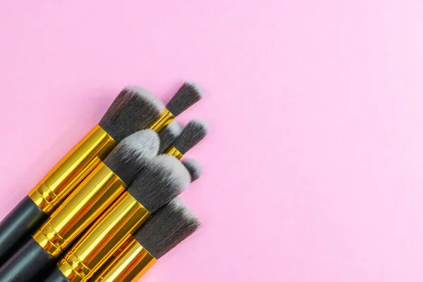Makeup brushes powder. Drawing cosmetic products isolated on lux — Stock Photo, Image