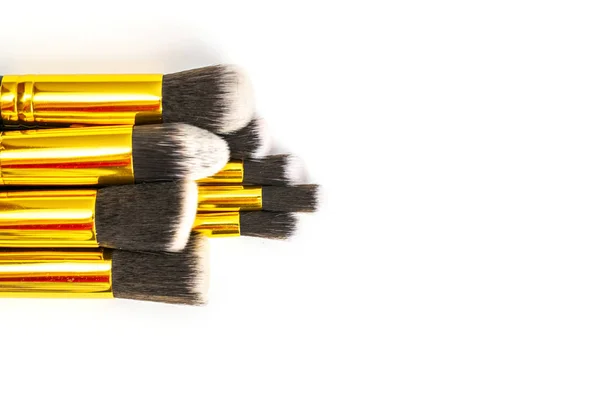 Makeup brush drawing. Cosmetic powder products isolated on white — ストック写真