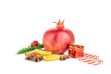 Xmas Baloları. Altın Noel süslemesi beyaza izole edilmiş. Yeni Yıl