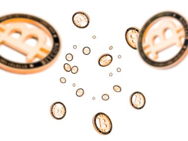 Para düşüyor. Beyaz üzerine altın Bitcoin. Litecoin, Ethereum Kripto para birimi arkaplanı.