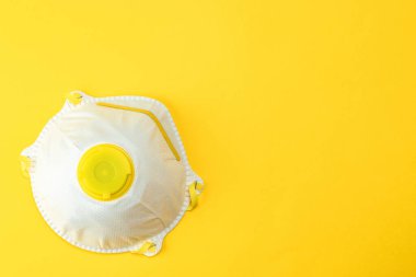 Anti virüs ve bakteri enfeksiyonu koruması için tıbbi güvenlik filtresi maskesi. Salgın hastalık hücreleriyle ilgili tıbbi risk konsepti. Covid-19 enfeksiyon tıbbi geçmişi