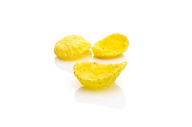 Mısır gevreği kahvaltısı. Sağlıklı Superfood mısır gevrekleri beyaz arka planda izole edilmiş. Sağlıklı beslenme, diyet ve detoksifikasyon konsepti, yazı için yer. Makro yakın çekim.