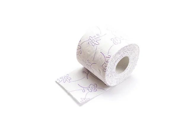 Zacht weefselpapier geïsoleerd op witte achtergrond. Zacht toiletpapier roll voor badkamer. Reinigingsconcept productfoto voor reclame. — Stockfoto