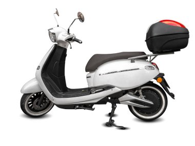 Elektrikli scooter, beyaz üzerinde izole edilmiş şehir tekmeleme bisikleti. İş ulaşımında sokak motosikleti. Yemek teslimatı için motosiklet sürüyorum ve hızlı sürüyorum..