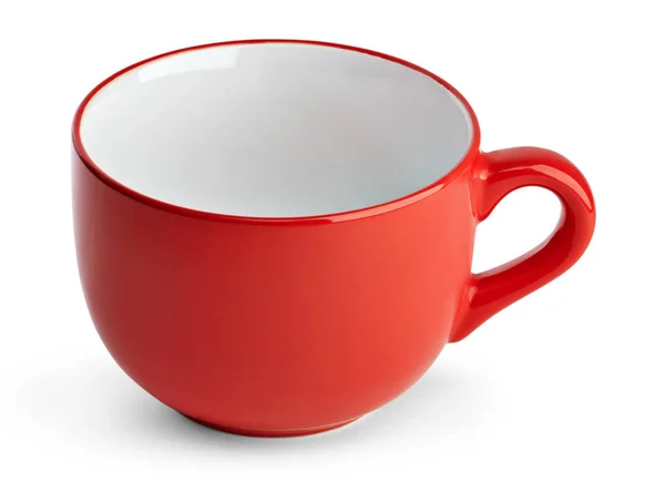 Grote rode mok. Rode cup voor thee SAP of soep. Rode kop geïsoleerd op een witte achtergrond met uitknippad. — Stockfoto