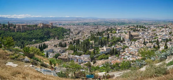 Granada Spanya Nın Albaisin Kentindeki Alhambra Sarayı Nın Panoramik Manzarası — Stok fotoğraf