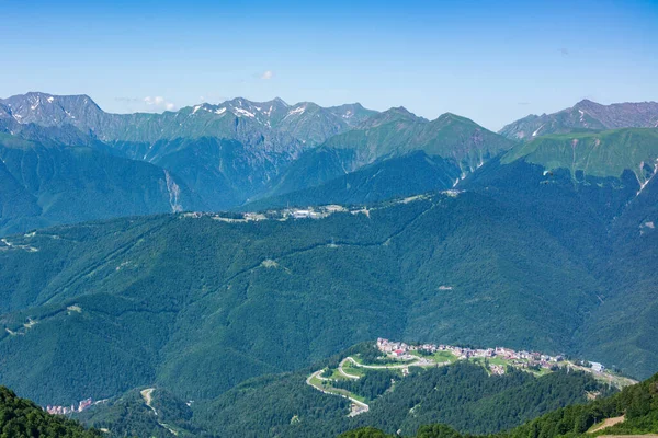 Blick Von Den Höhen Ins Tal Mit Wohnhäusern Umgeben Von — Stockfoto