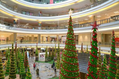 Malezya 'daki Utama Alışveriş Merkezi' nde noel partisi.