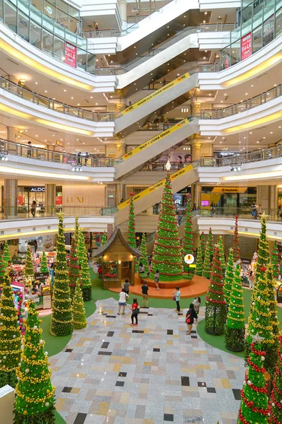 Christmas deco at One Utama Shopping Mall in Malaysia — Stock Photo, Image