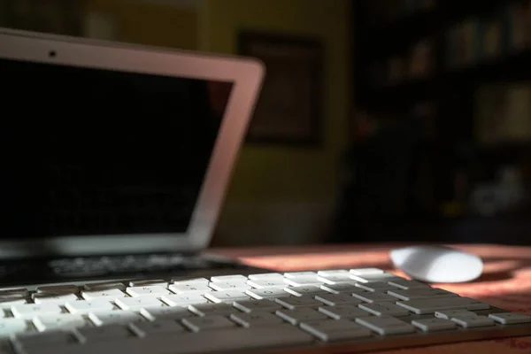 Open Laptop Keyboard Mouse Work Home Concept Copy Space — Stock Photo, Image