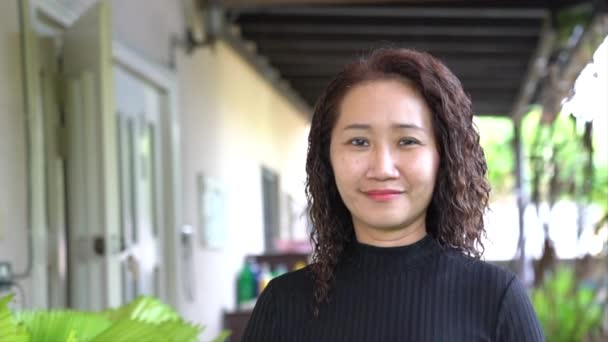 Прийом Застрелив Азіатську Китайську Ділову Жінку Посмішка Впевненість — стокове відео