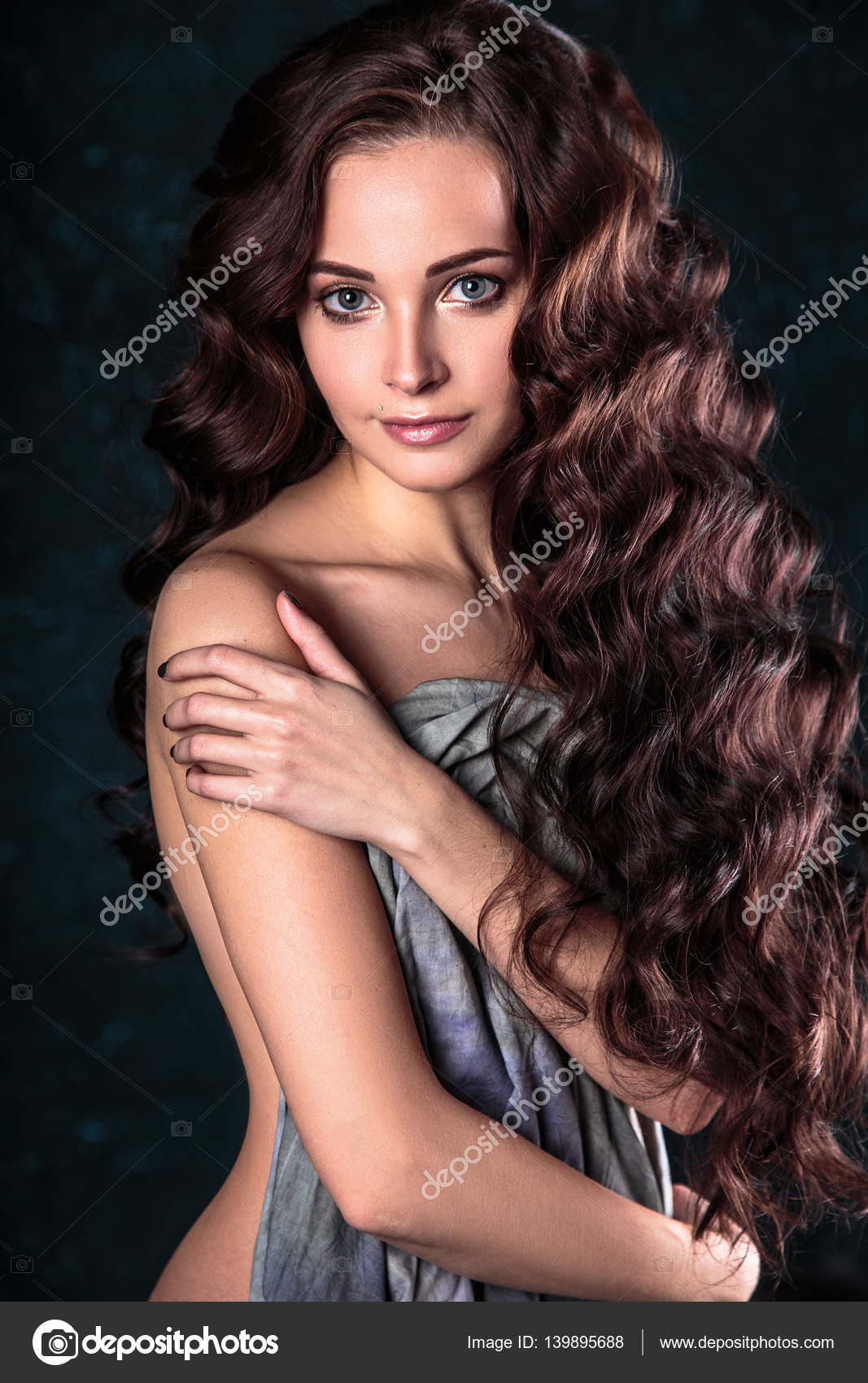 Hot girl self shot xxx Naked women with nice hairstyle
