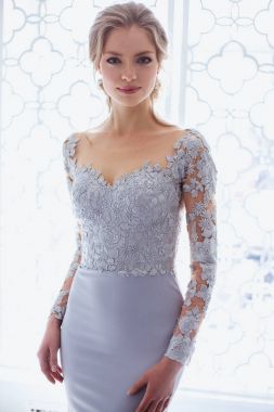 Genç sarışın gelin bir ışık mavi gelinlik kadın, iç moda Güzellik Portresi