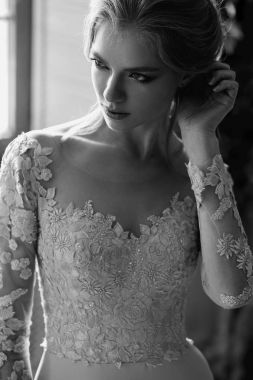 Genç sarışın gelin bir ışık mavi gelinlik kadın, iç moda Güzellik Portresi