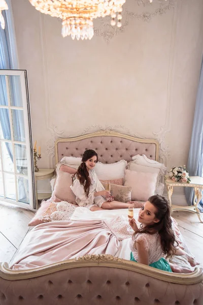 Two Beautiful Twins Young Women Lacy Sleepwear Bride Braidsmaid Together — Stock Photo, Image