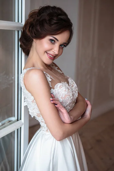 Bela Noiva Vestido Luxo Mulher Bonita Fotosessão Casamento — Fotografia de Stock