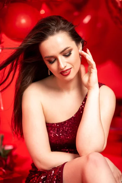 Beautiful Young Woman Red Evening Dress Posing Red Background Big — ストック写真