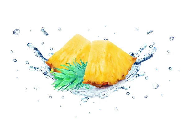 パイナップル スプラッシュ水 — ストック写真