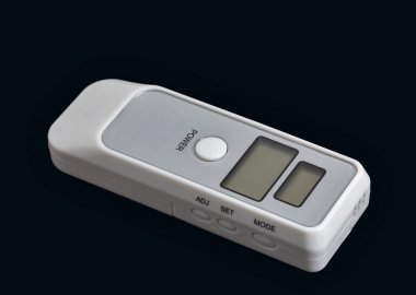 üzerinde siyah closeup izole nefes alkol test cihazı