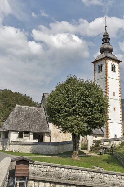 Iglesia de San Juan en el lago Bohinj en Eslovenia —  Fotos de Stock