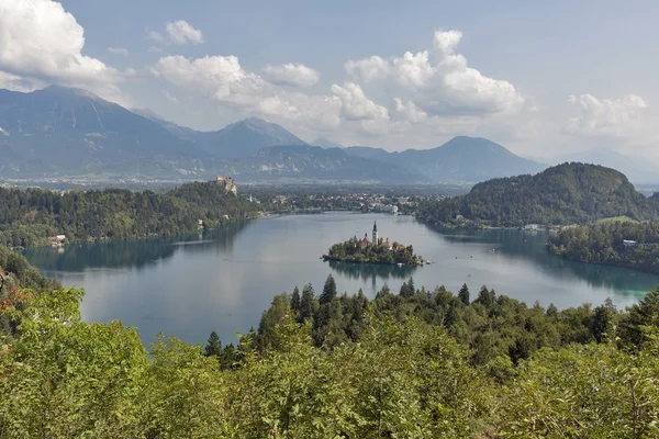 Jezero Bled nad zobrazením ve Slovinsku — Stock fotografie