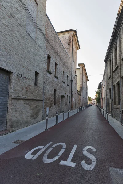 Gamla smala gatan i Rimini, Italy. — Stockfoto