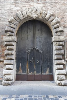 Eski ahşap kapı Rimini, İtalya