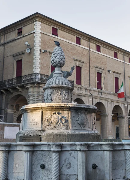 Fountain of Pigna in Rimini, Italy — Stock Photo, Image