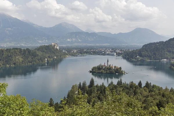 Jezero Bled nad zobrazením ve Slovinsku — Stock fotografie