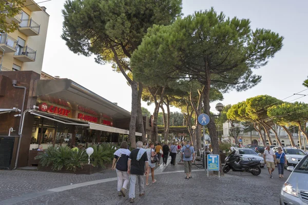 Avenida Amerigo Vespucci em Rimini, Itália — Fotografia de Stock