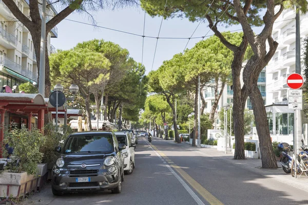 Amerigo vespucci avenue in rimini, italien. — Stockfoto