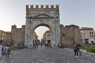 İtalya, Rimini 'deki Augustus Kemeri.