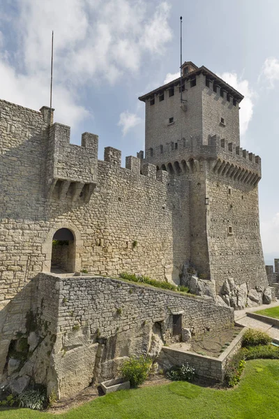 Torre Guaita del Monte Titán en San Marino . —  Fotos de Stock